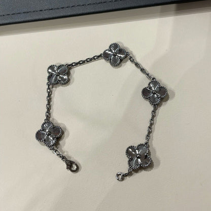 [Everoly JW] CLOVER 5 MOTIF BLACK BRACELET