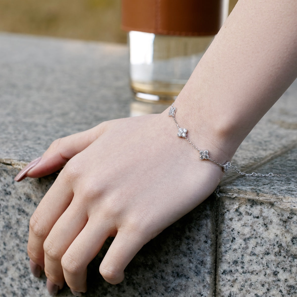 [Everoly JW]Four-Leaf Clover Hollow Butterfly Bracelet