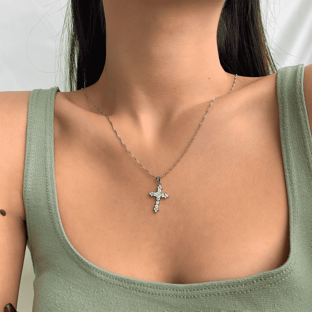 [Elitejewels]Delicate Cross Shape Necklace