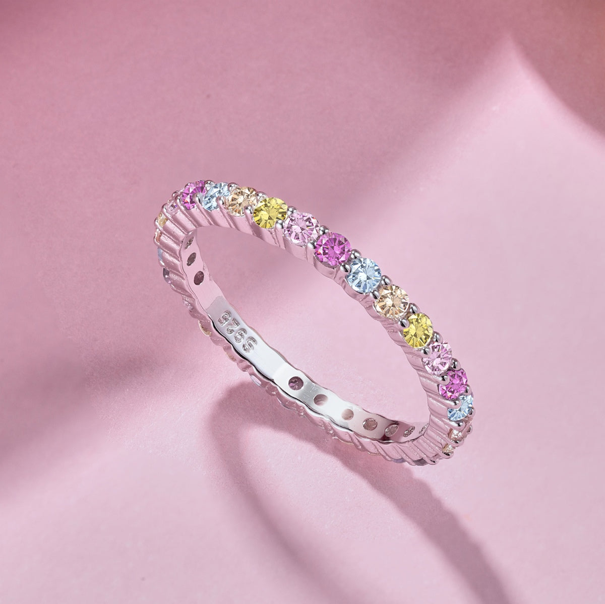 [Everoly JW]Eleganter, lebendiger Alltagsring mit rundem Schliff