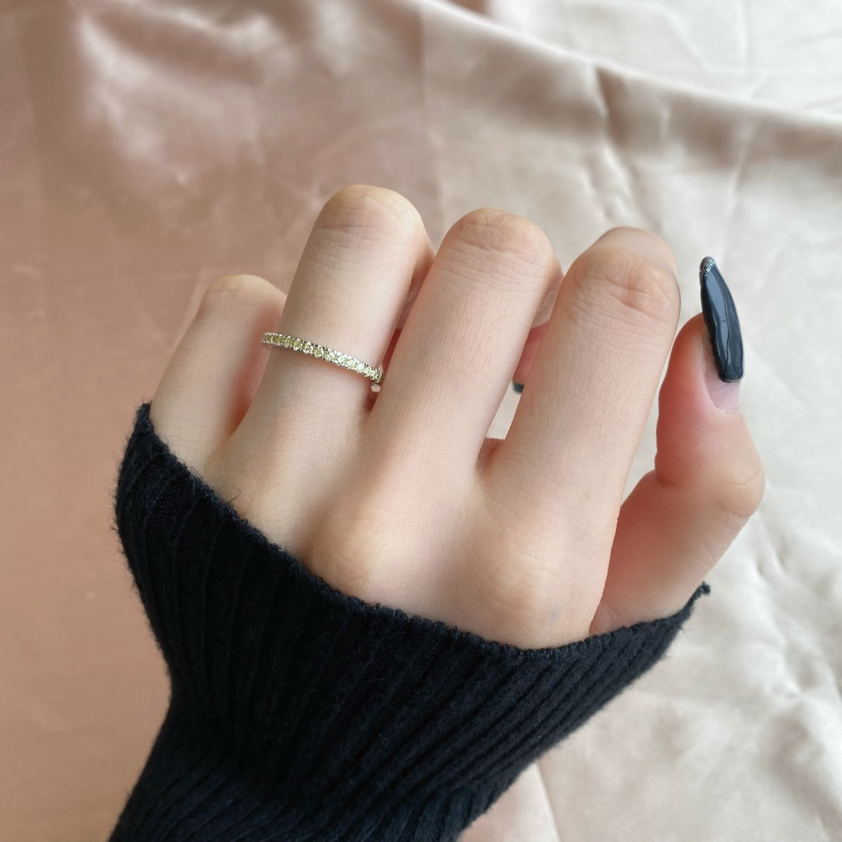 [Elitejewels]Delicate Sparkling Round Cut Daily Ring