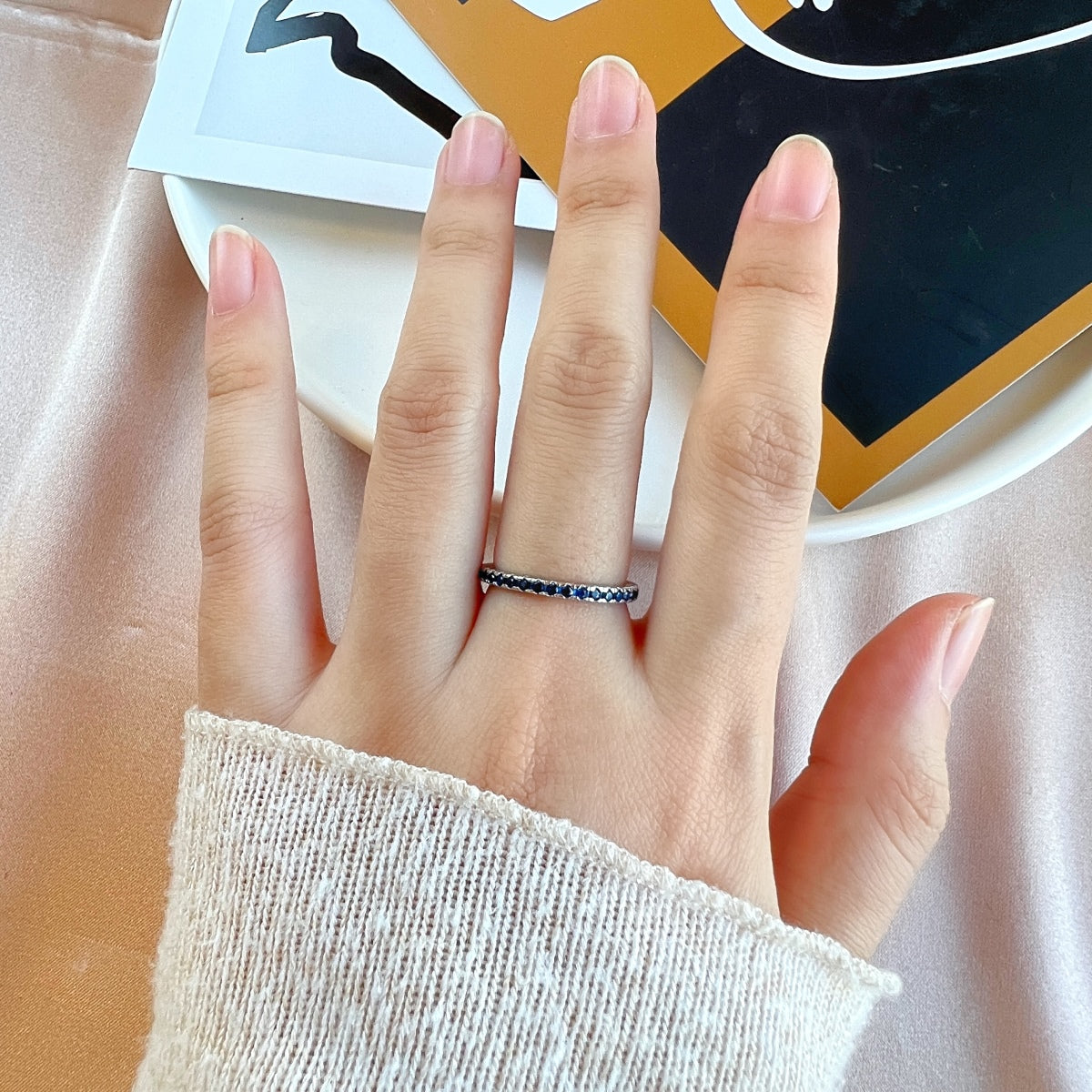 [Elitejewels]Delicate Sparkling Round Cut Daily Ring