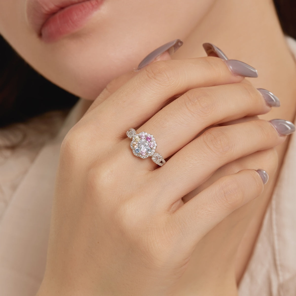 [Everoly JW] Zarter, farbenfroher Ehering in Blumenform mit rundem Schliff