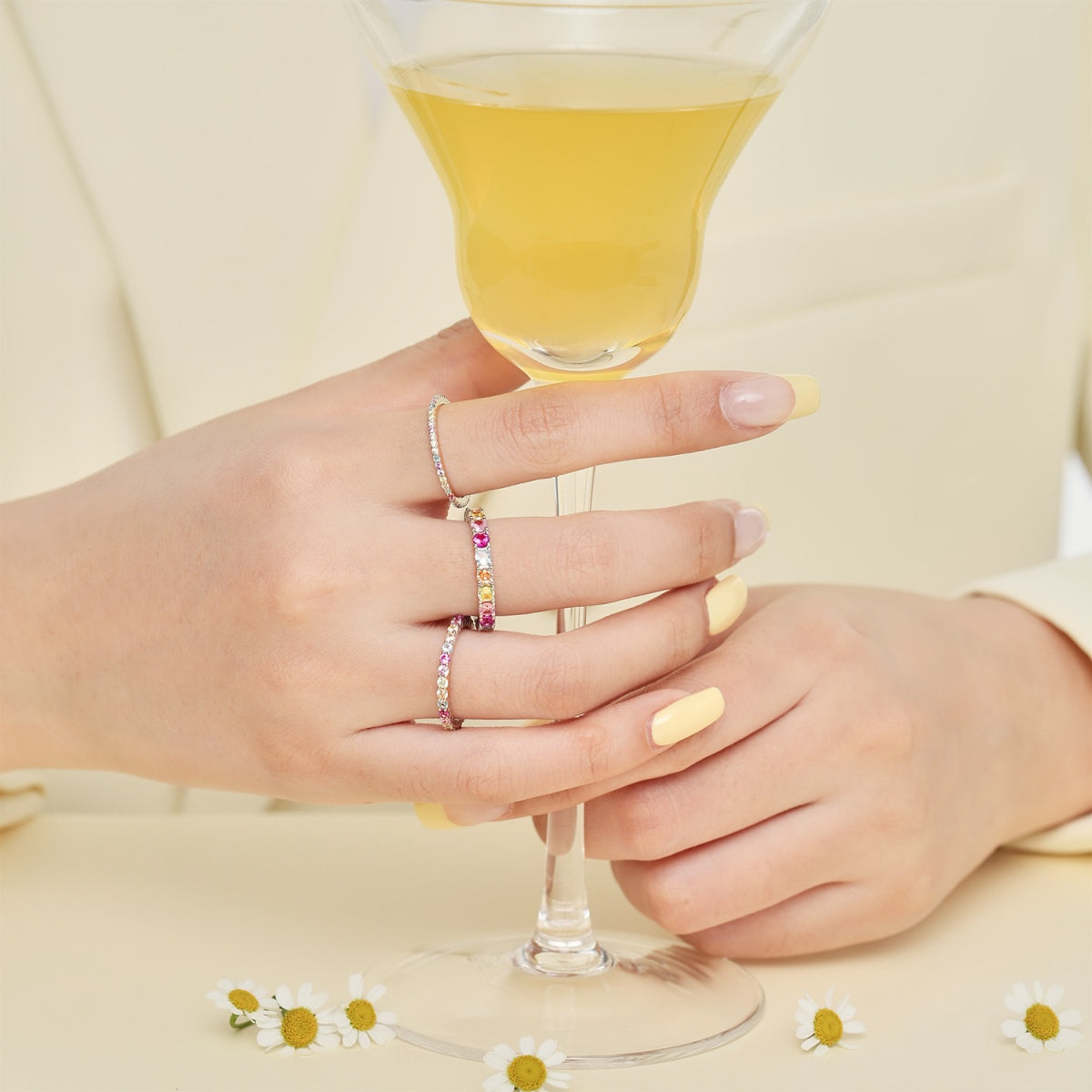 [Everoly JW]Eleganter, lebendiger Alltagsring mit rundem Schliff