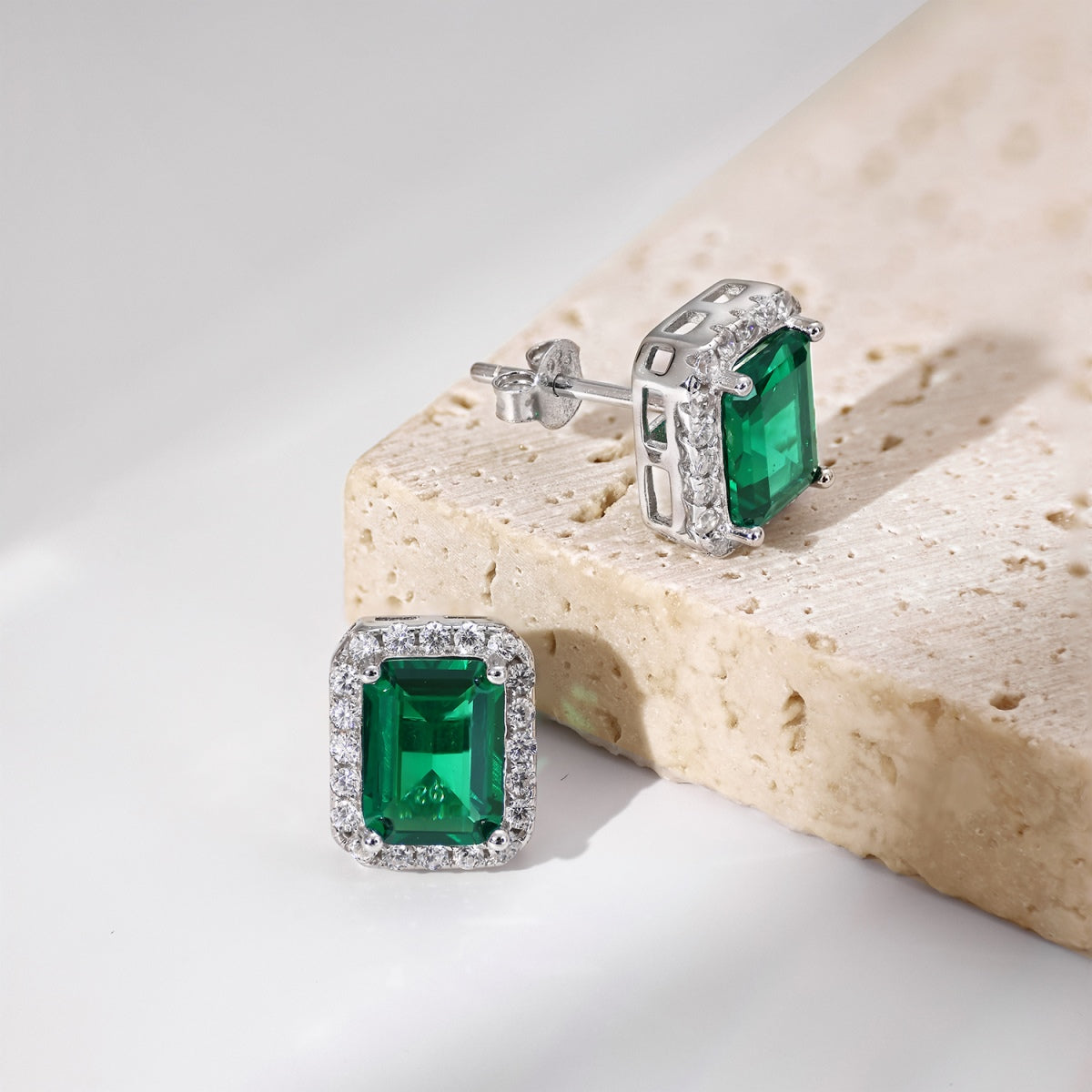 [Elitejewels]Luxurious Dainty Emerald Cut Banquet Earrings