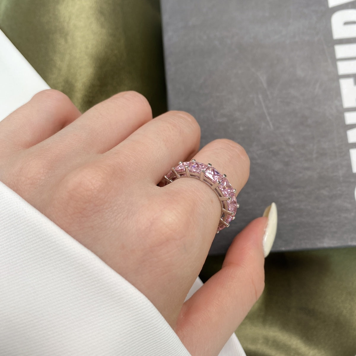 [Elitejewels]Eleganter Tennisring im Prinzessschliff