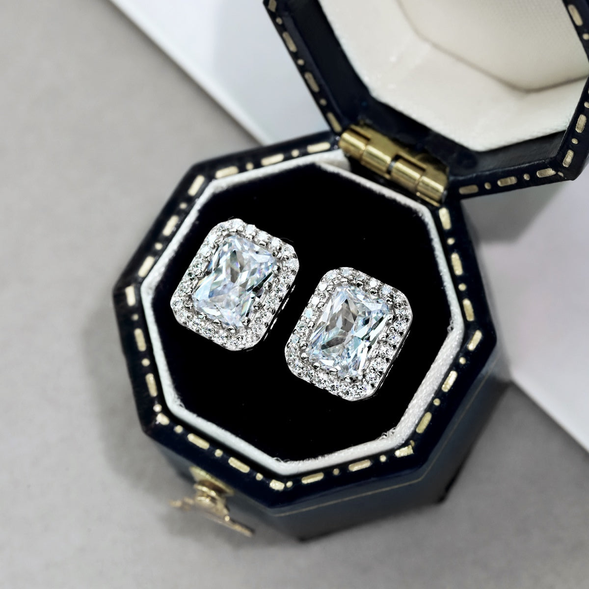 [Everoly JW]1,0 Karat luxuriöse, zierliche Ohrringe im Smaragdschliff