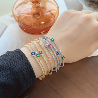 [Elitejewels]Sparkling Flower Shape Tennis Bracelet