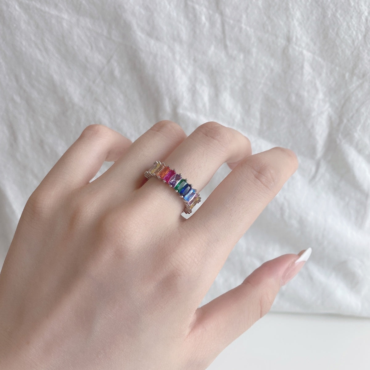 [Everoly JW]Einzigartiger farbenfroher Ring im Radiantschliff