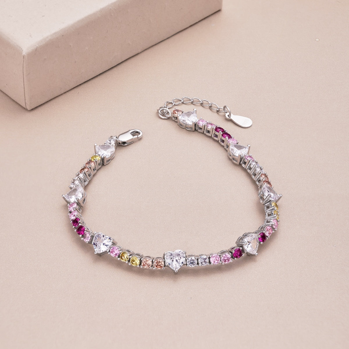 [Everoly JW] Romantisches Armband in Herzform mit rundem Schliff