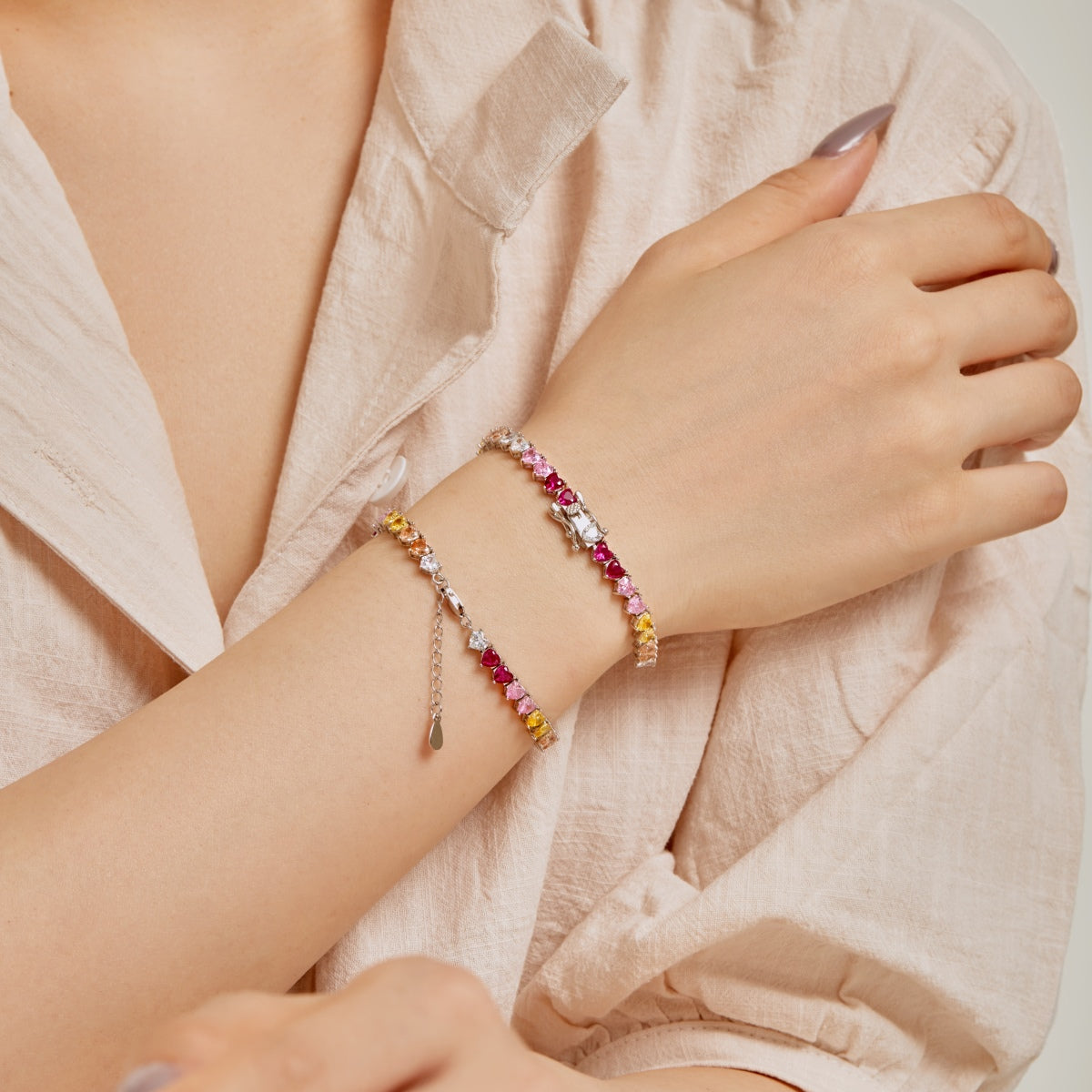 [Everoly JW]Luxuriöses buntes romantisches Herzform-Liebhaberarmband