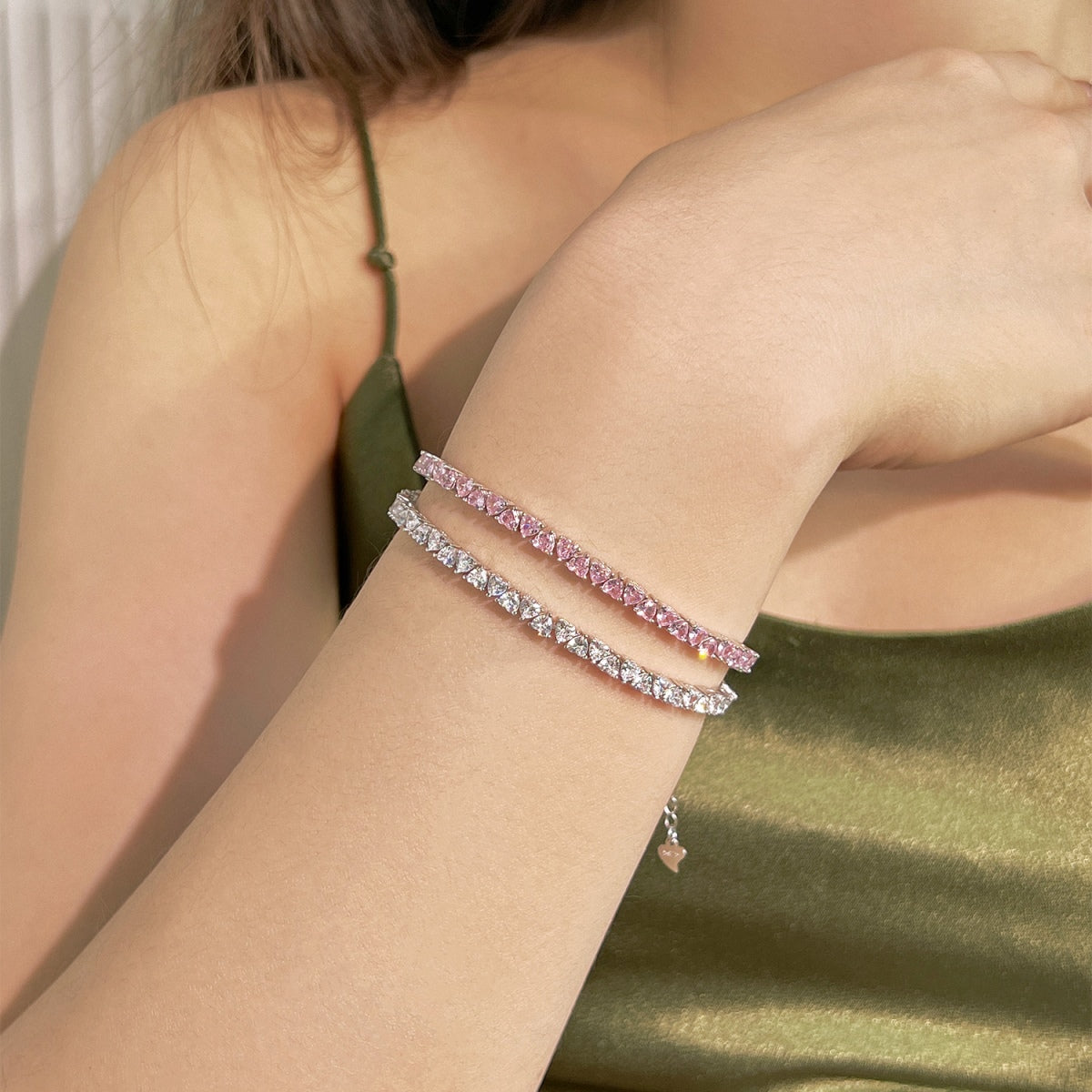 [Everoly JW]Schillerndes romantisches Armband in Herzform für Liebhaber