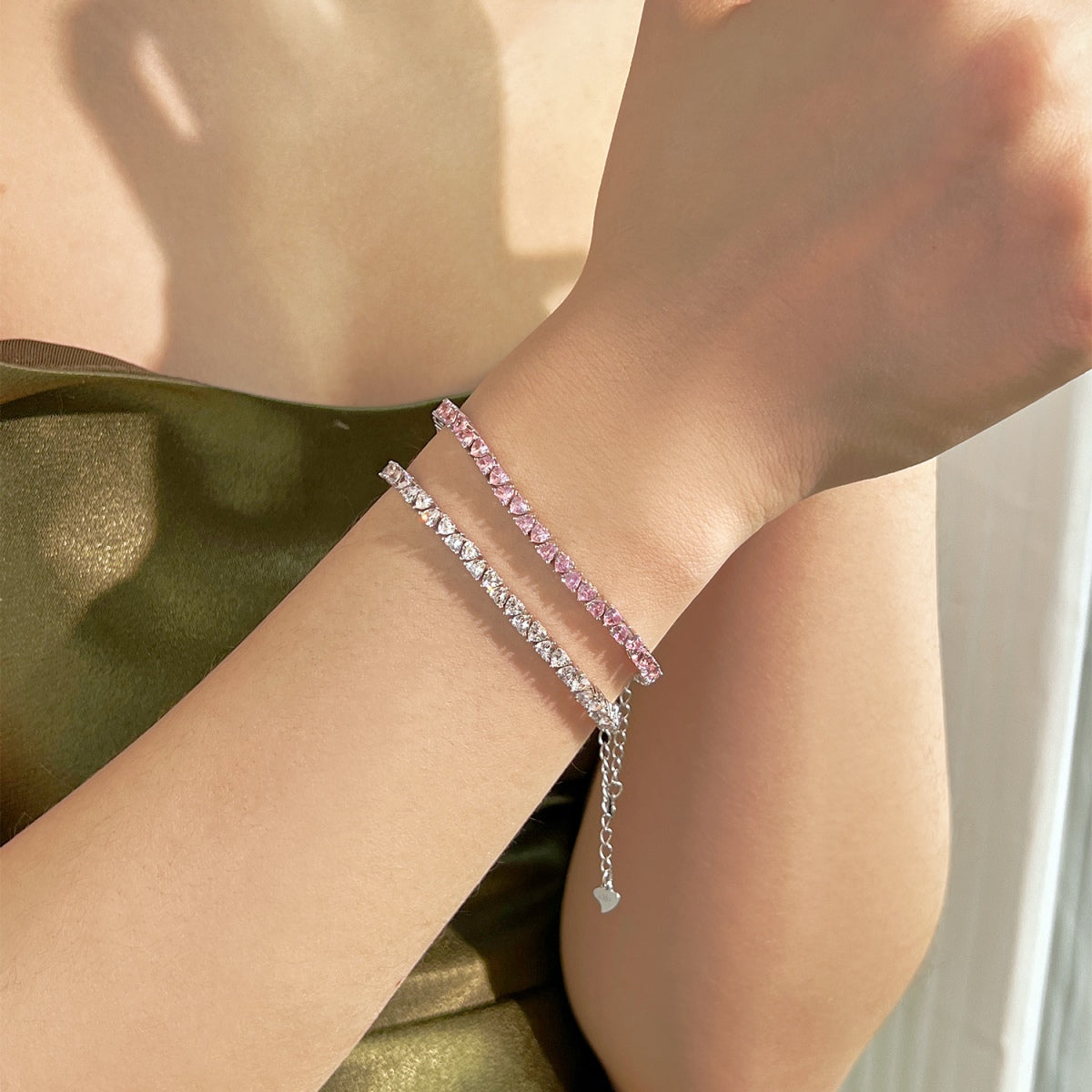 [Everoly JW]Schillerndes romantisches Armband in Herzform für Liebhaber