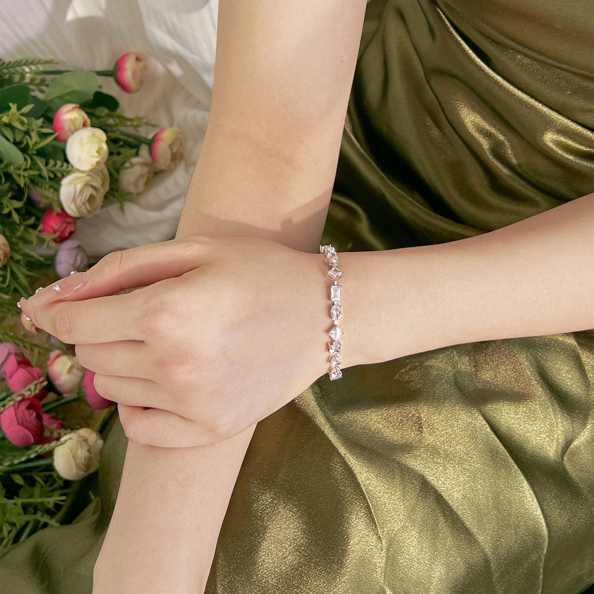 [Everoly JW]Einzigartiges, exquisites Multi-Cut-Armband für den Alltag