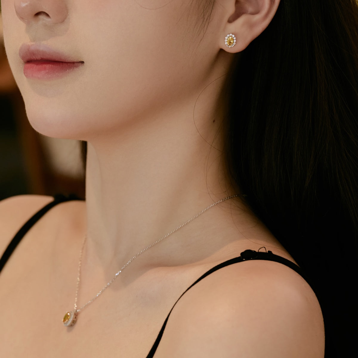 [Elitejewels]Delicate Unique Oval Cut Daily Earrings