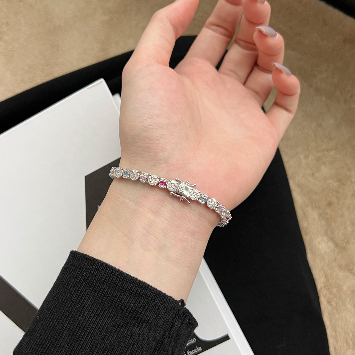 [Everoly JW]Schillerndes, strahlendes Multi-Cut-Armband für den Alltag