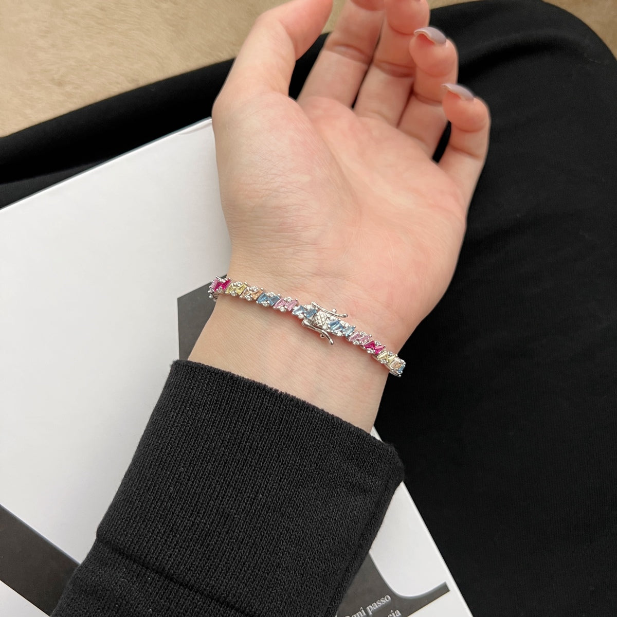 [Everoly JW]華やかな輝きのマルチカットパーティーブレスレット