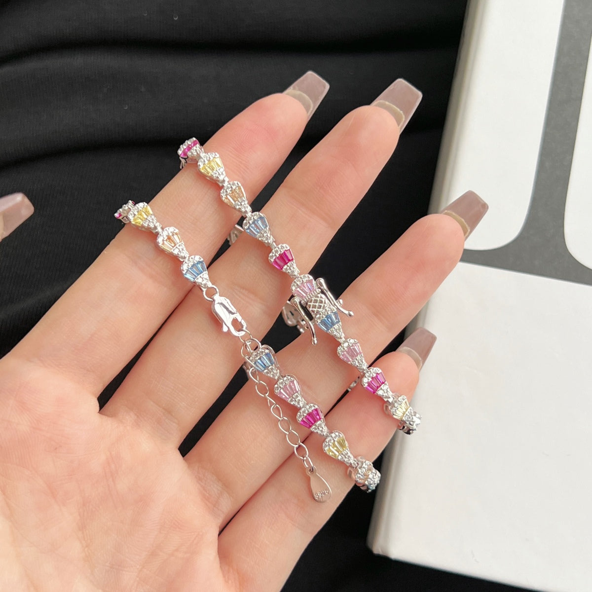 [Everoly JW]輝くウォータードロップシェイプデイリーブレスレット