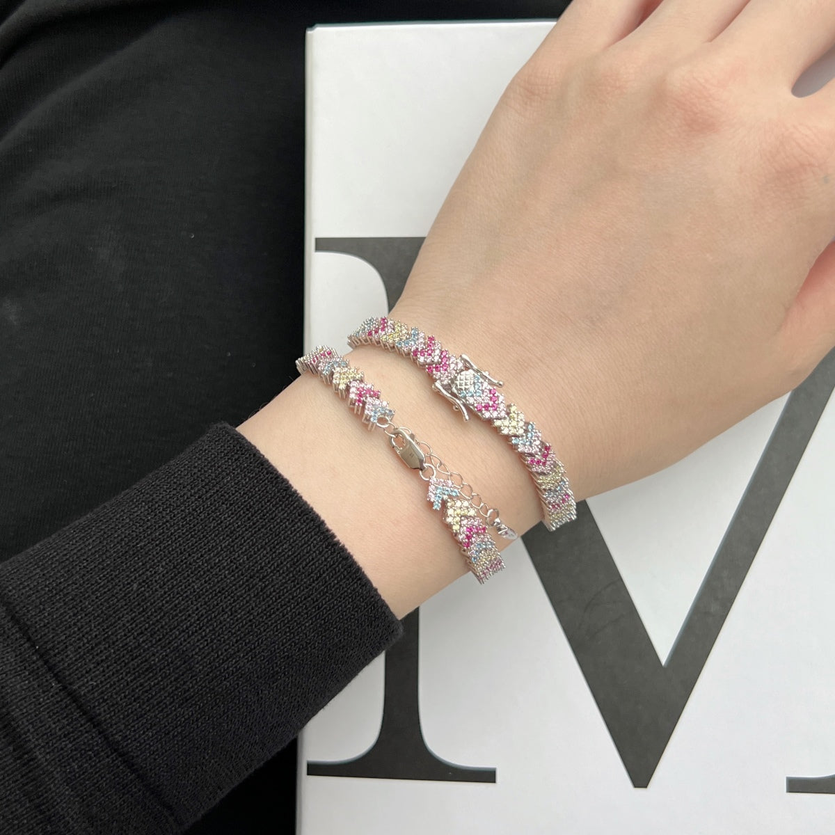 [Everoly JW]Verziertes funkelndes Party-Armband im Rundschliff