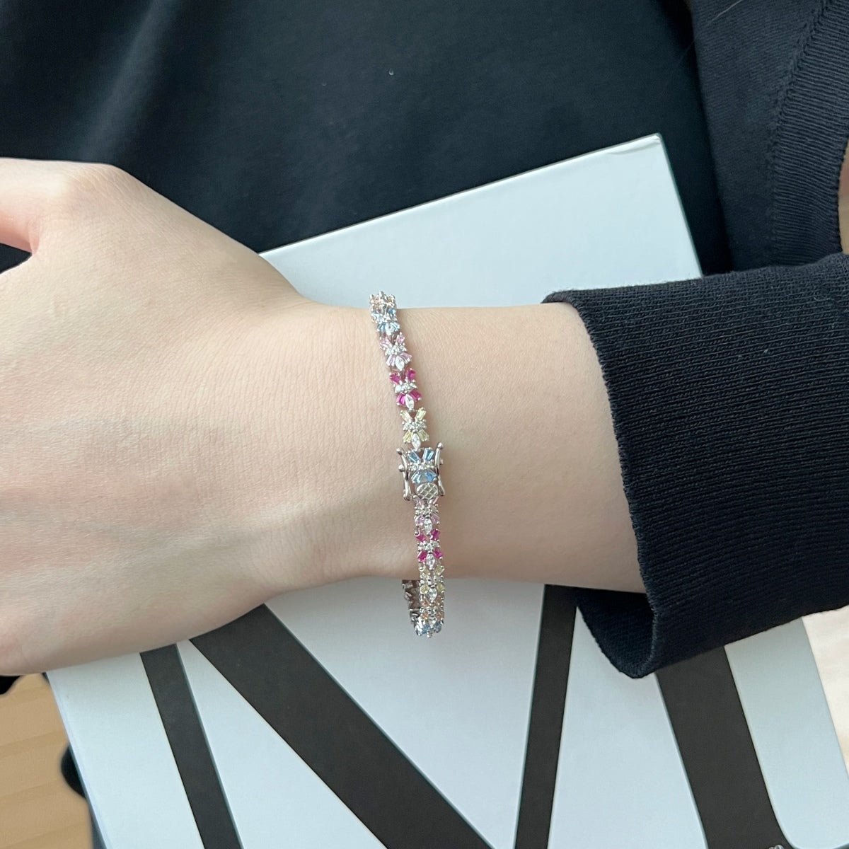 [Everoly JW]輝くカラフルなエメラルドカットのパーティーブレスレット