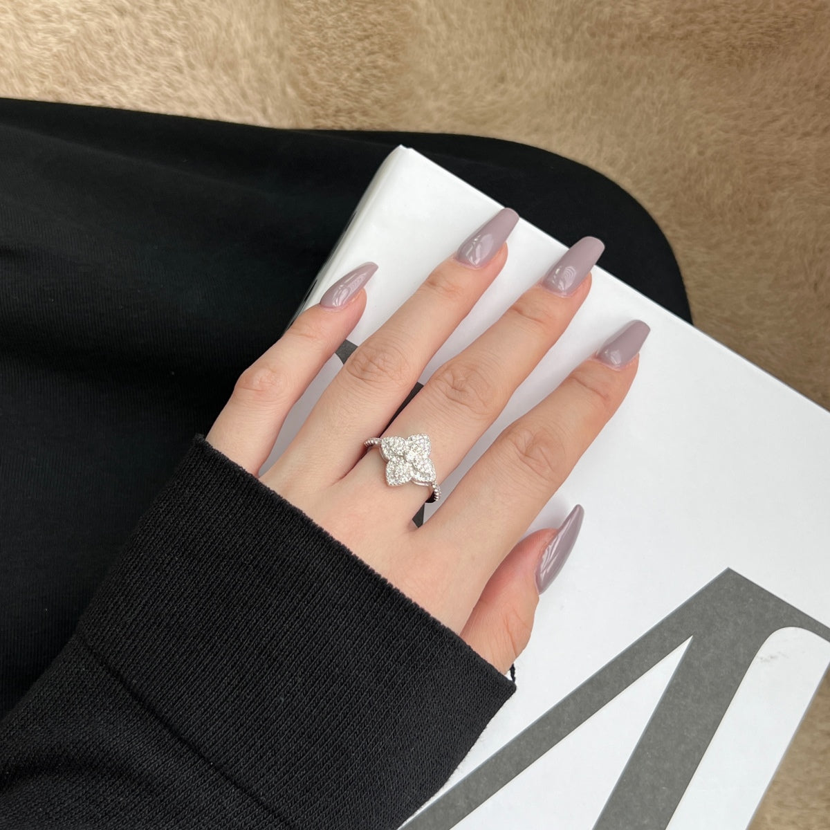 [Everoly JW]Luxuriöser bunter Bankettring in Blumenform