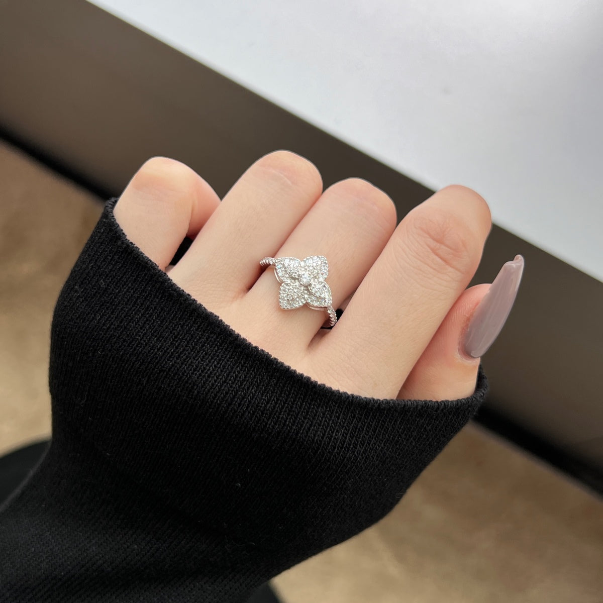 [Everoly JW]Luxuriöser bunter Bankettring in Blumenform