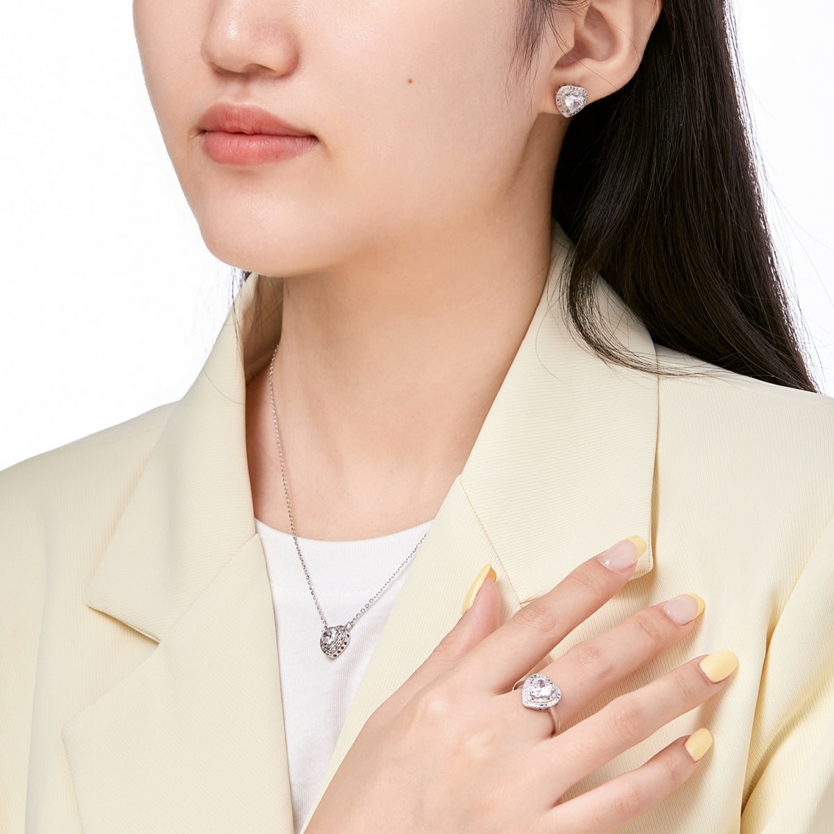 [Elitejewels]Delicate Ebullient Heart Shape Wedding Ring