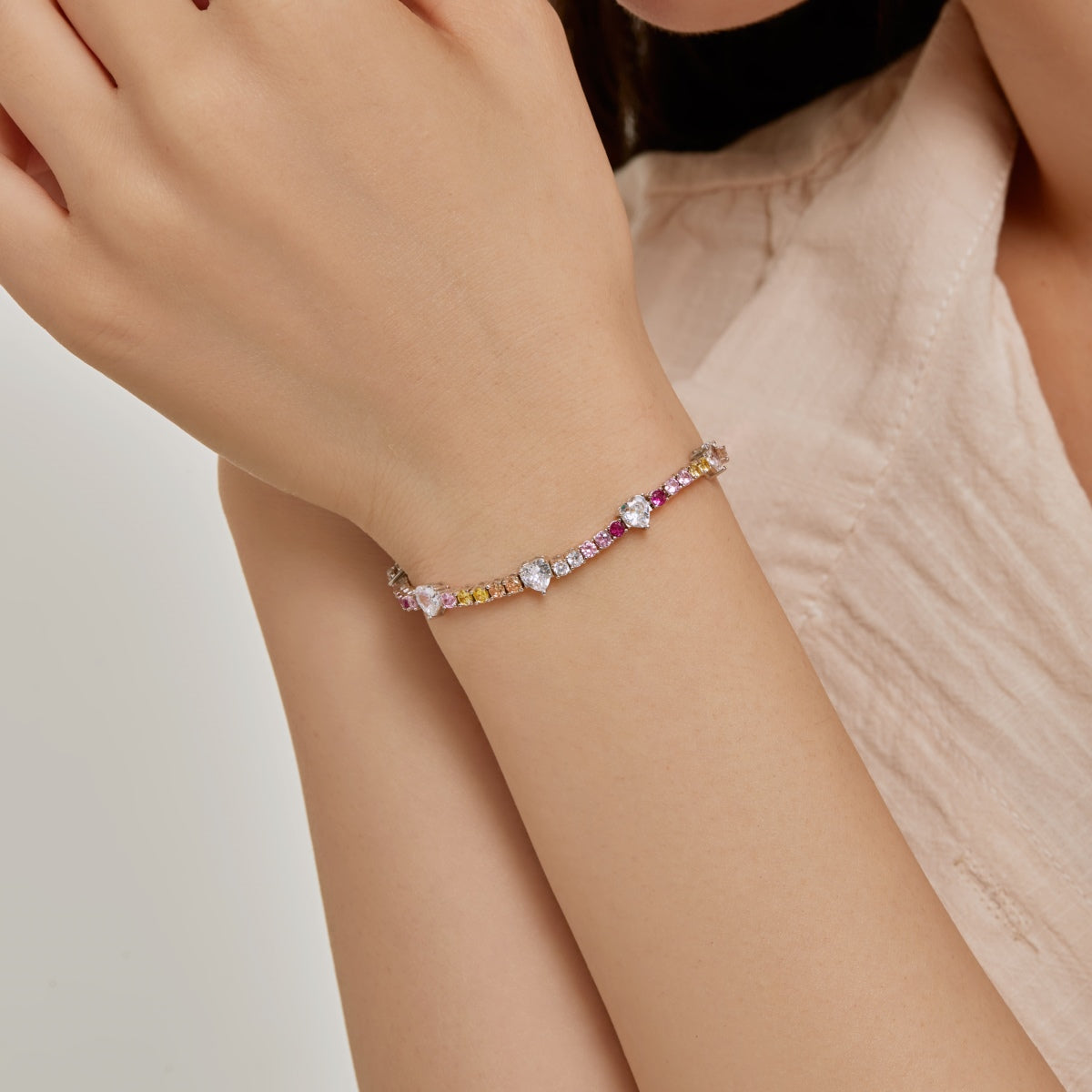 [Everoly JW] Romantisches Armband in Herzform mit rundem Schliff