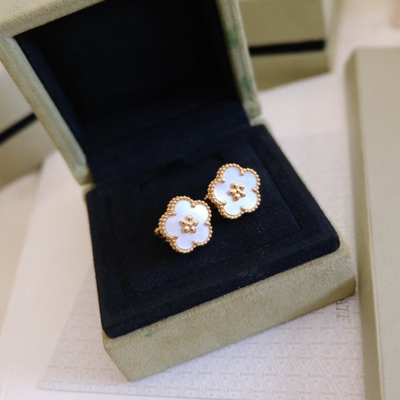 [Elitejewels]LUCKY PINK GOLD WHITE MOP EARRINGS