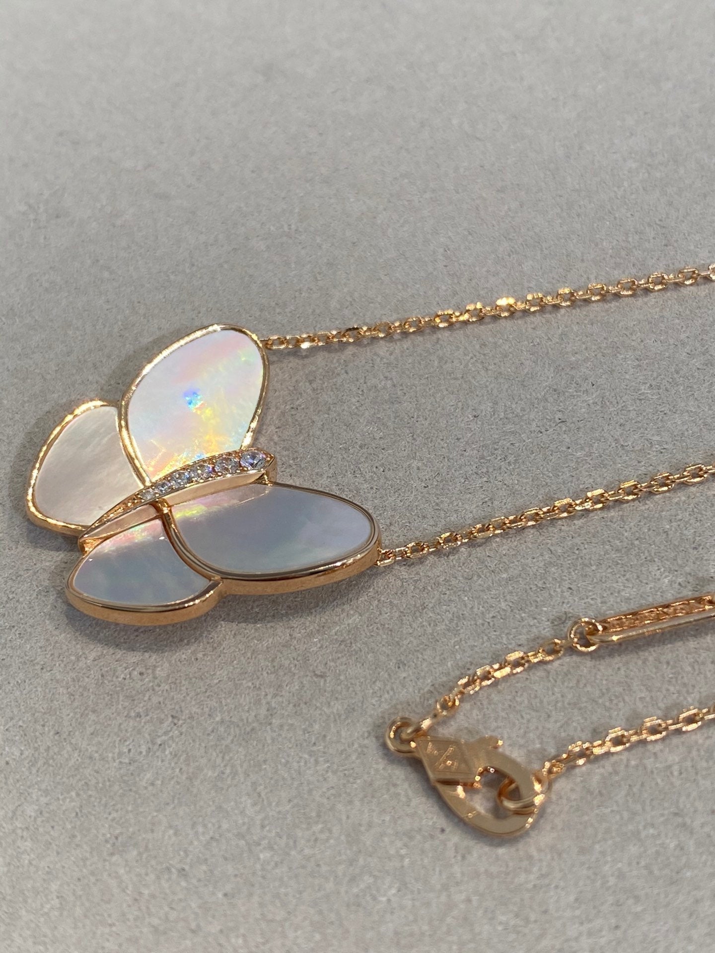 [Everoly JW]BUTTERFLY GOLD MOP DIAMOND NECKLACE