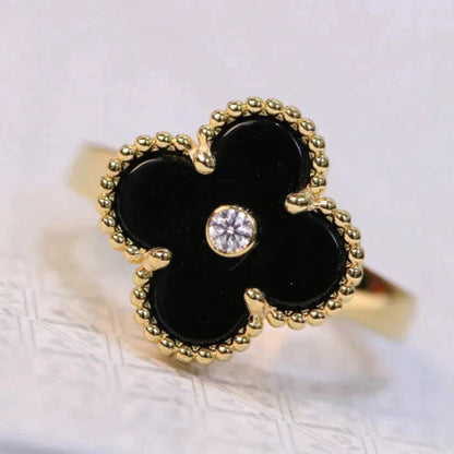 [Elitejewels] KLEEBLATT ONYX RING GOLD DIAMANT