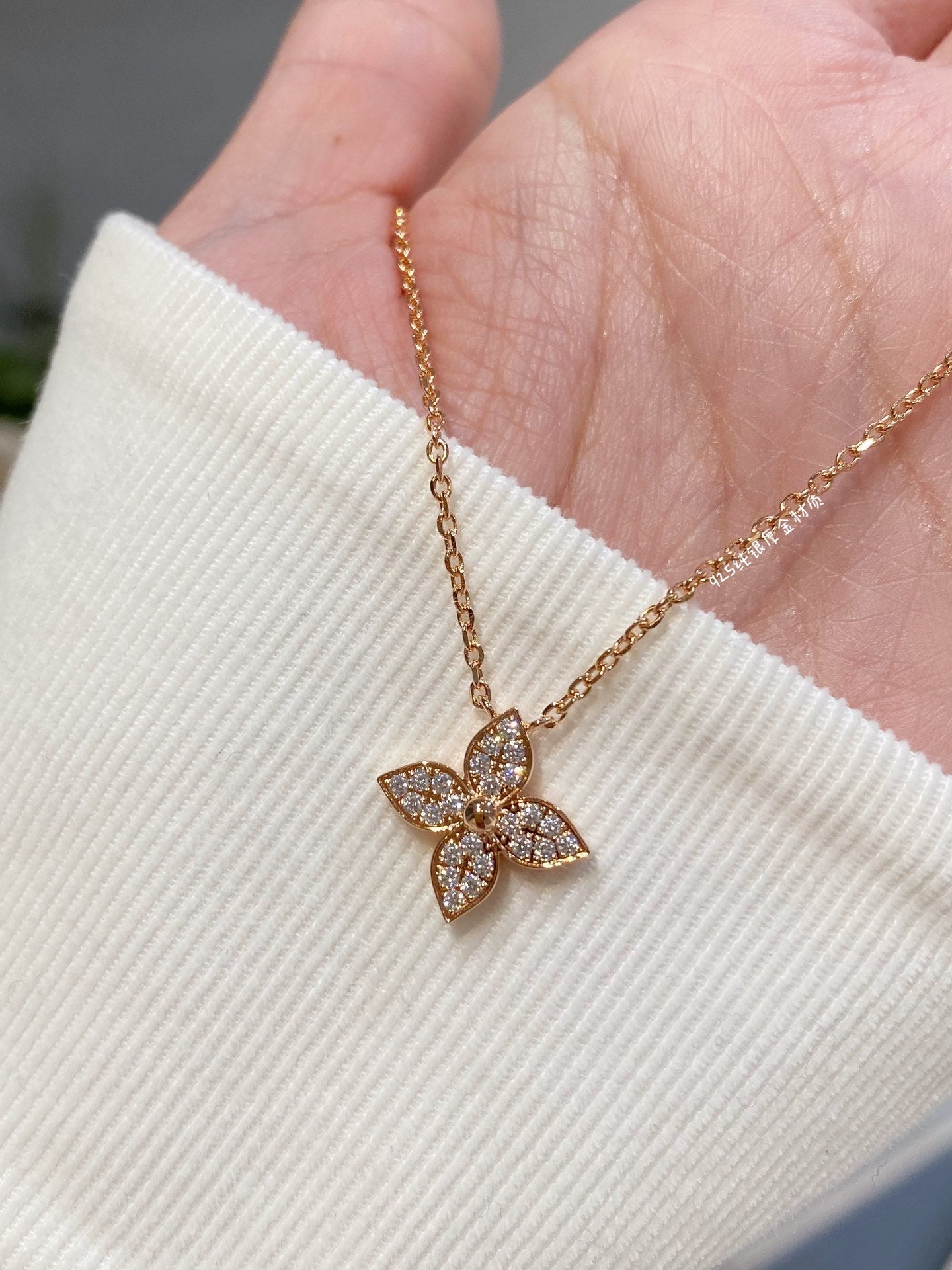 [Elitejewels]STAR DIAMOND NECKALCE GOLD