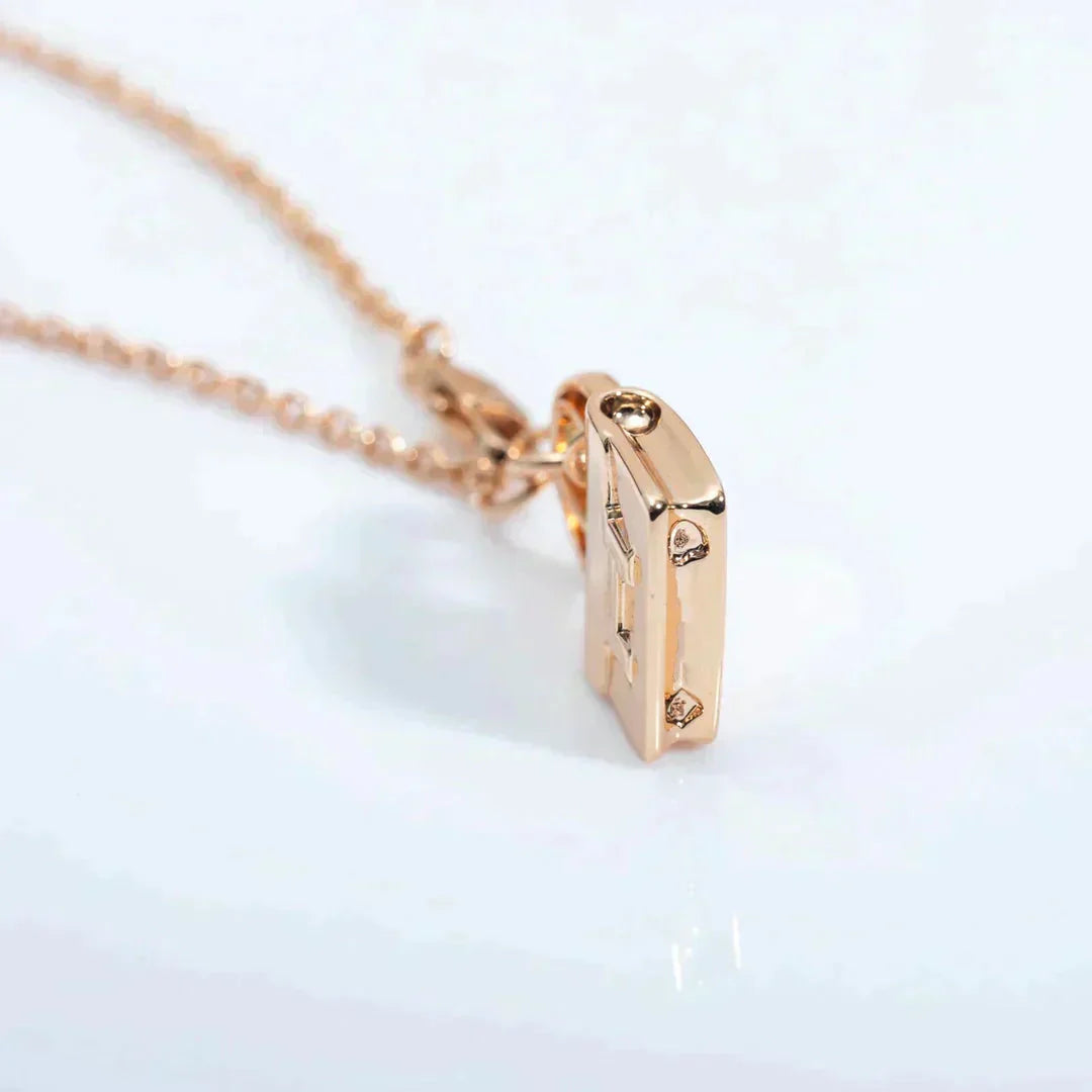 [Elitejewels]AMULETTE PEDANT ROSE GOLD NECKLACE