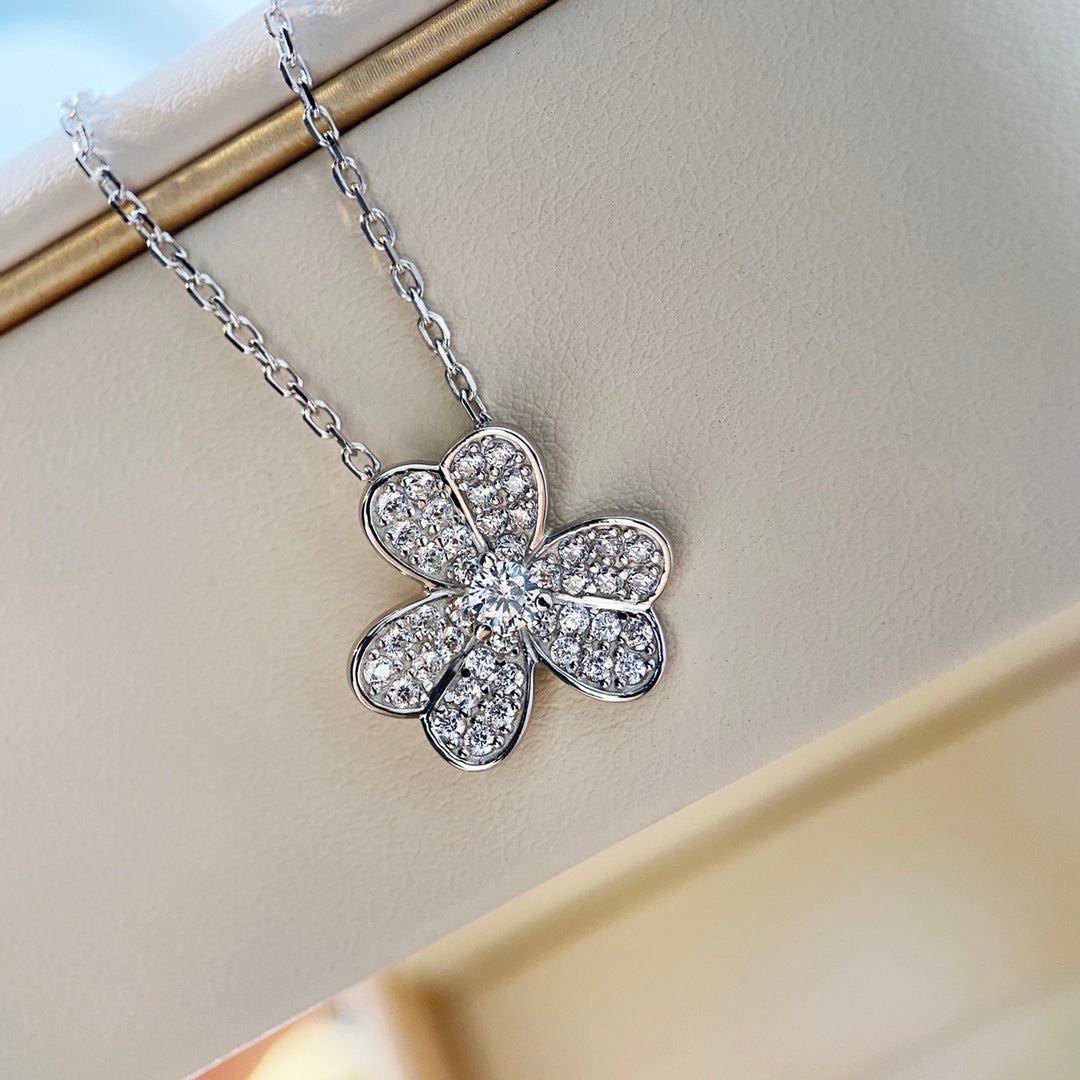 [Everoly JW]CLOVER DIAMANT HALSKETTE SILBER