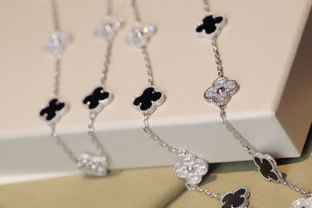 [Elitejewels]CLOVER 20 MOTIFS ONYX DIAMOND SILVER