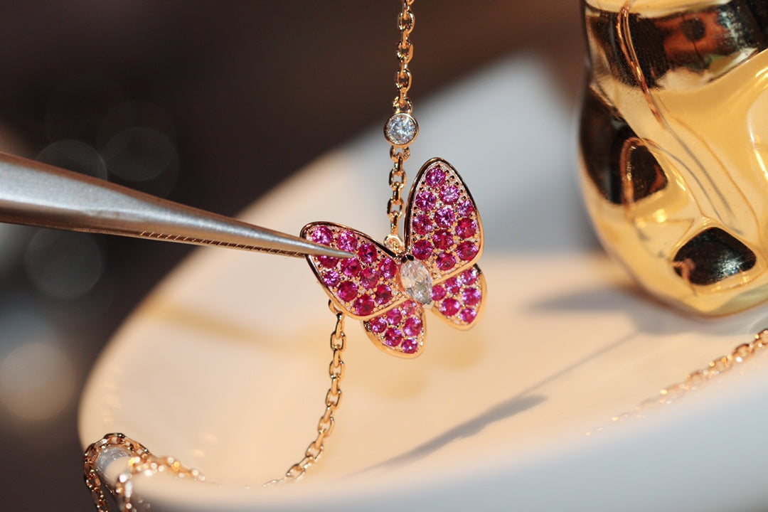 [Elitejewels]BUTTERFLY RED DIAMOND ROSE GOLD NECKLACE