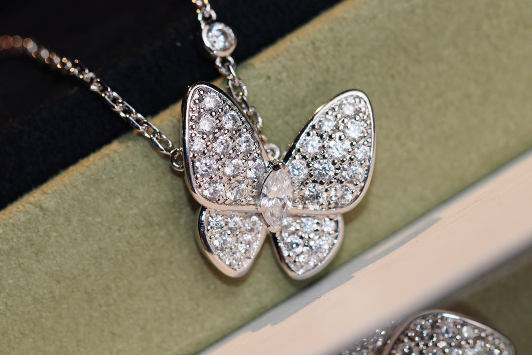 [Elitejewels]BUTTERFLY DIAMOND NECKLACE