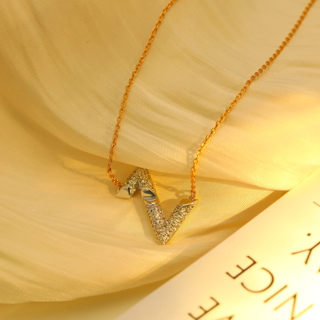 [Elitejewels]VOLT SILVER DIAMOND PEDANT NECKLACE