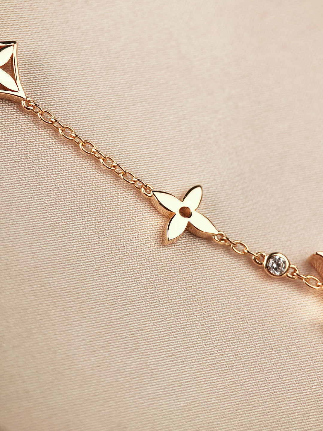 [Everoly JW]STAR AND SUN 7 MOTIFS GOLD BRACELET