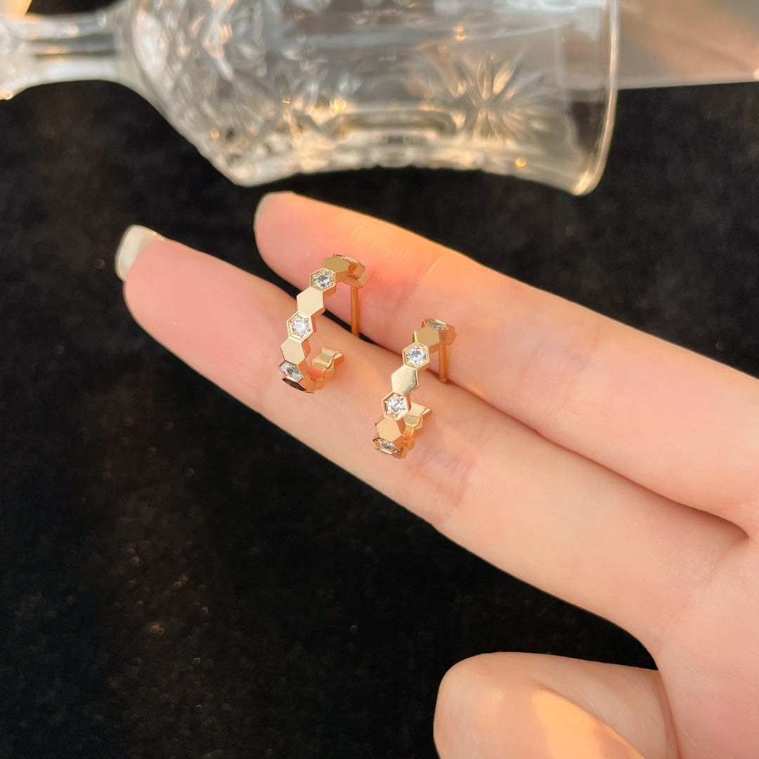 [Elitejewels]BEE LOVE DIAMOND HOOP EARRINGS