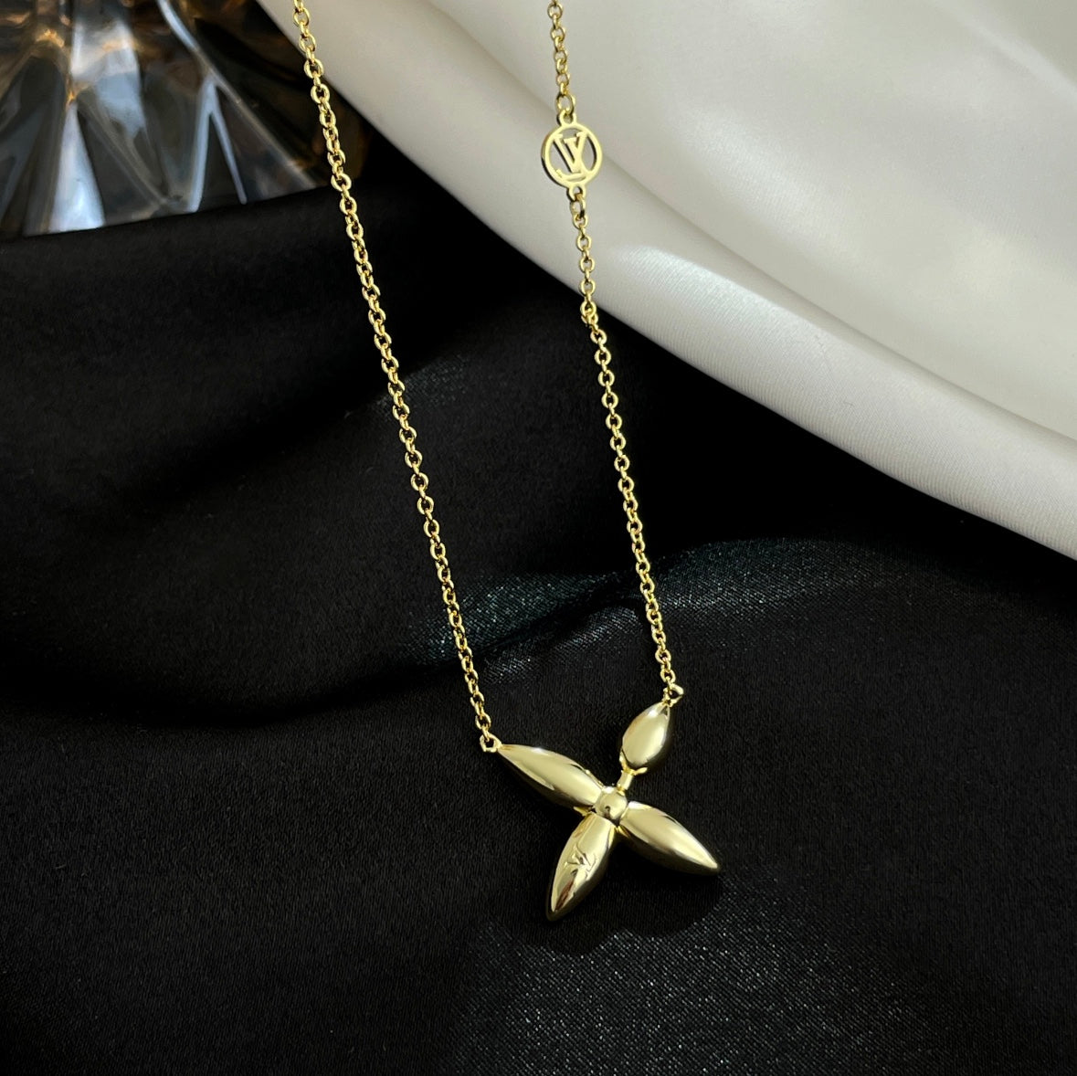 [Elitejewels]LOUISETTE GOLD NECKLACE