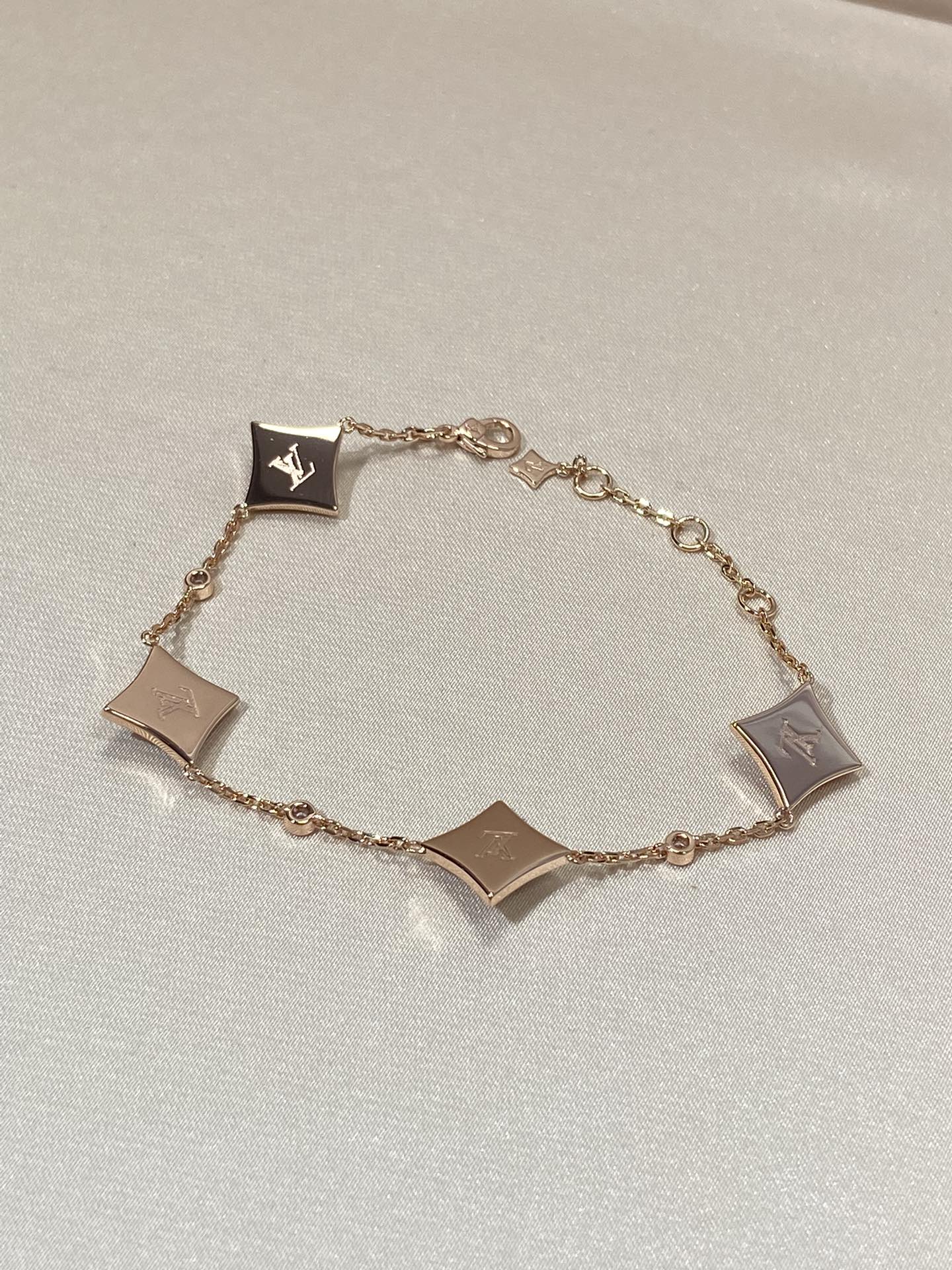 [Everoly JW]STAR 4 MOTIF MOP DIAMOND PINK GOLD BRACELET