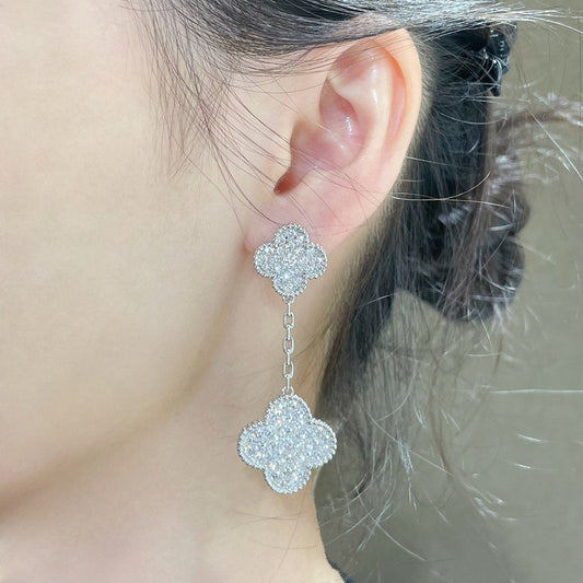 [Elitejewels]CLOVER 2 MOTIFS DIAMOND PAVED SILVER EARRINGS