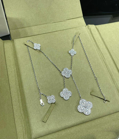 [Everoly JW]Halskette mit Kleeblatt-Motiv und Diamanten