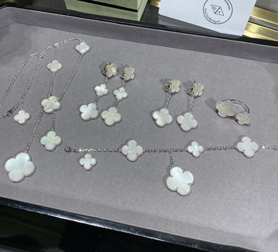 [Everoly JW]CLOVER 5 MOTIF WHITE MOP SILVER BRACELET