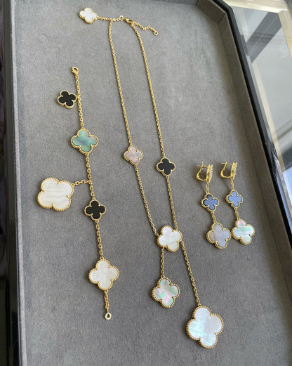 [Everoly JW]CLOVER 3 MOTIV MOP ONYX DUNKEL MOP ROSA GOLD OHRRINGE