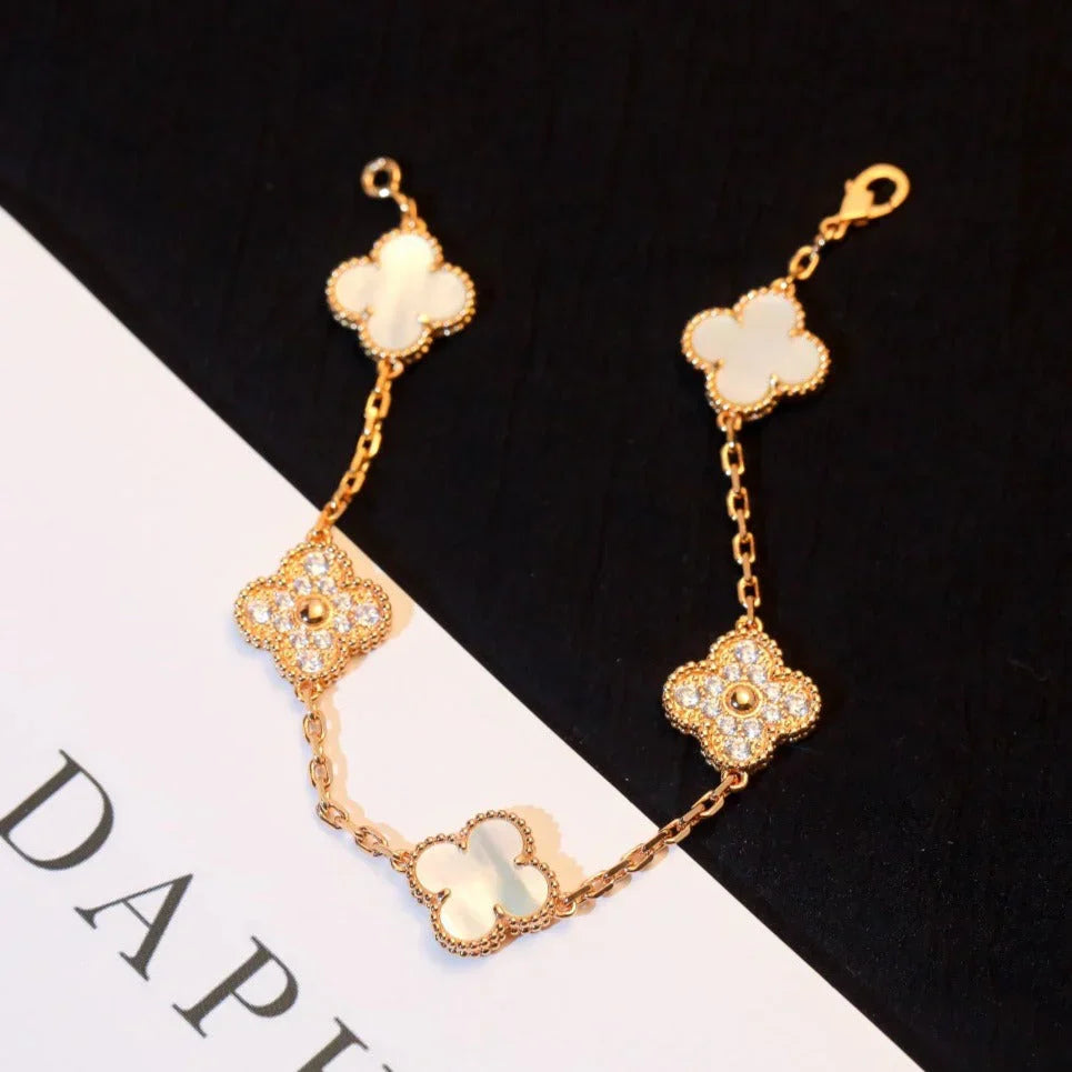 [Everoly JW] CLOVER WHITE PEARL MOP 5 MOTIF BRACELET COLLECTION