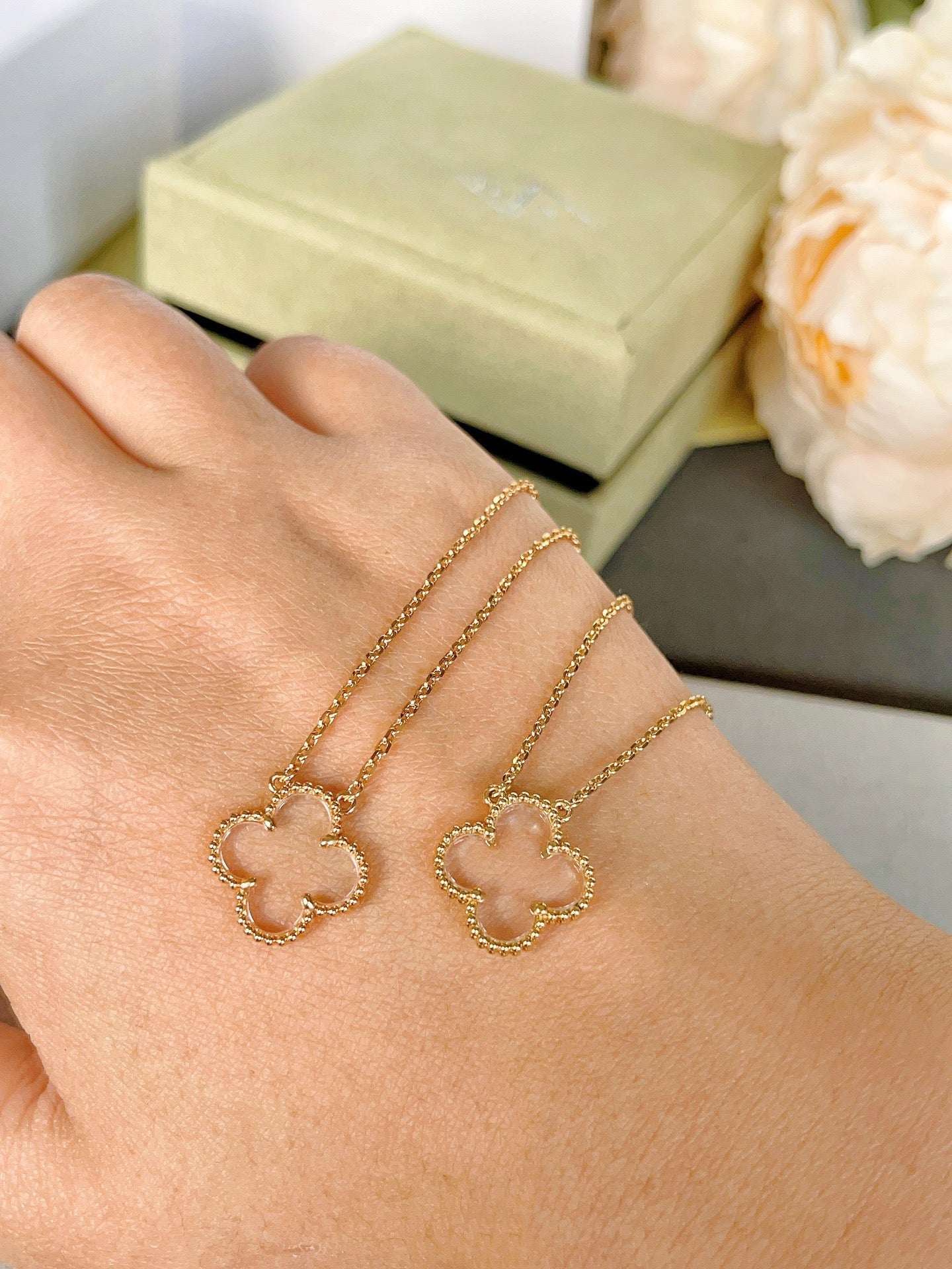 [Everoly JW]CLOVER ROCK CRYSTAL ROSE GOLD NECKLACE