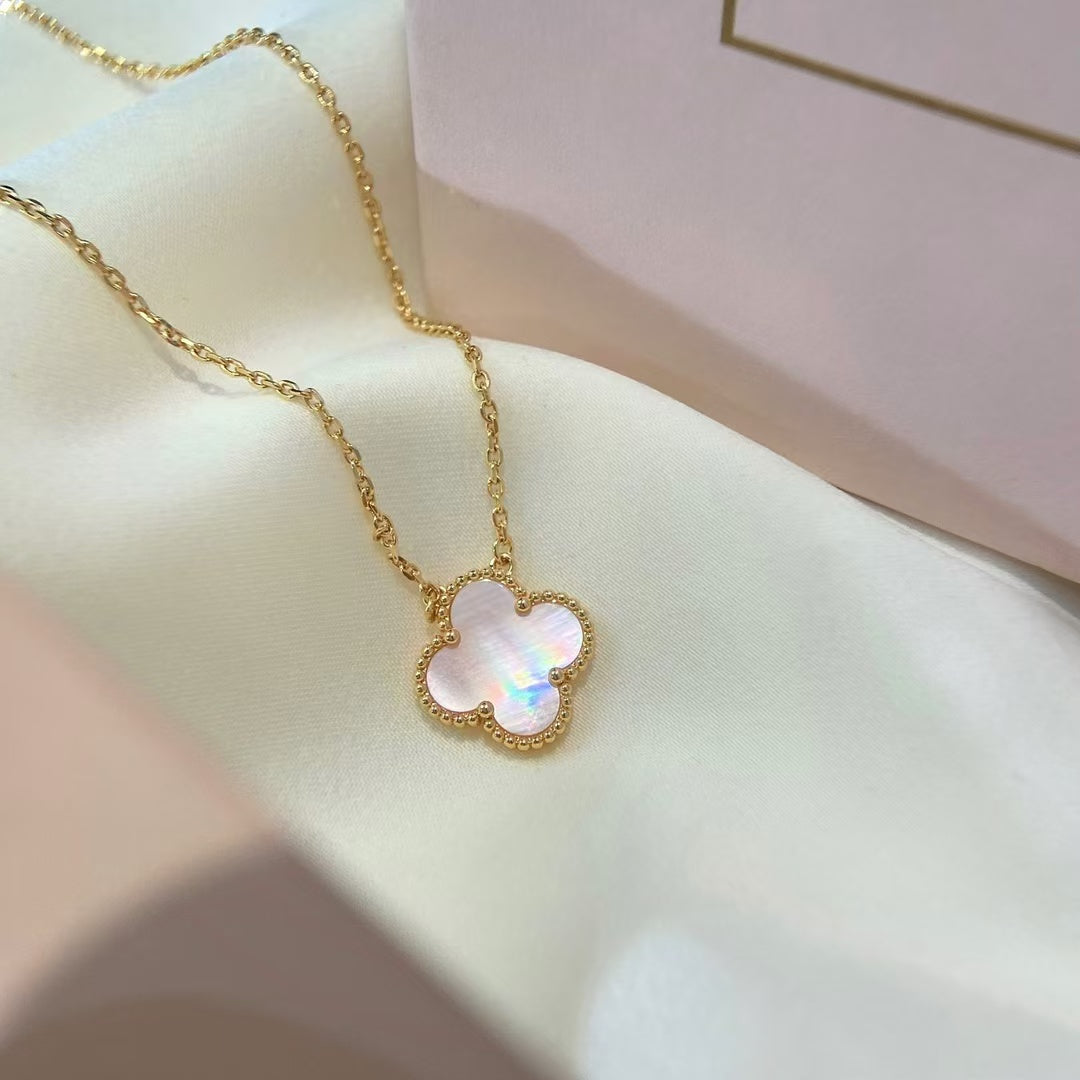 [Elitejewels]CLOVER 15MM PINK MOTHER-OF-PEARL SINGLE FLOWER NECKLACE