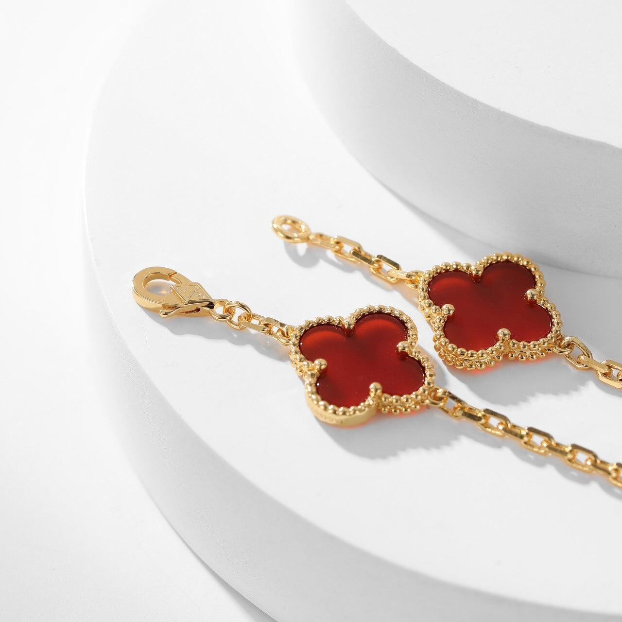 [Elitejewels]CLOVER 10 MOTIFS CARNELIAN NECKLACE